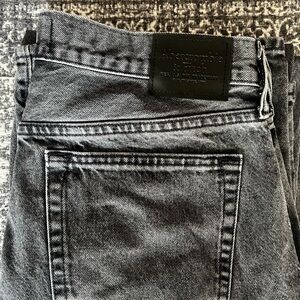 Abercrombie & Fitch Men’s Black Wash Straight Jeans